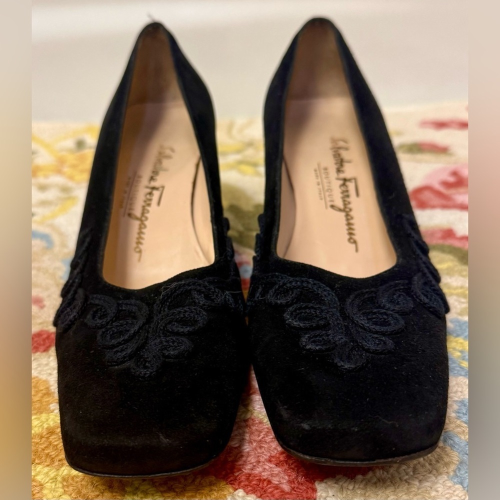 SALVATORE FERRAGAMO Vintage Black Suede Soutache Square Toe Block Heels - Size 8 - Picture 7 of 16